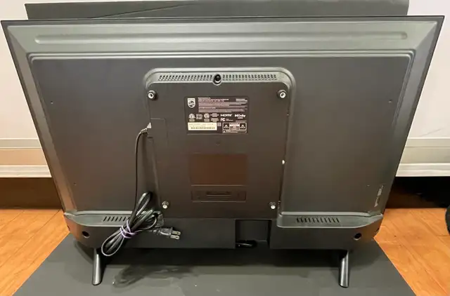 PHILIPS 32" ROKU SMART TV W/REMOTE - Photo 2