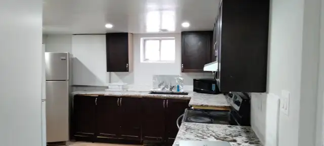 SHARING ROOM ,MAIN FLOOR AVALABLE NOW/May 01 - Photo 8