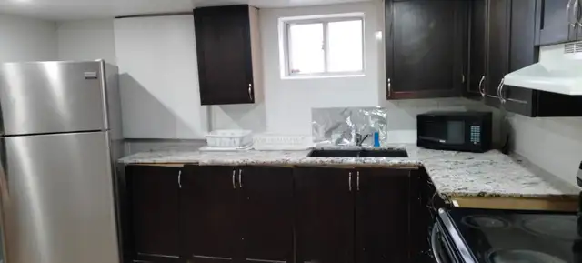 SHARING ROOM ,MAIN FLOOR AVALABLE NOW/May 01 - Photo 9