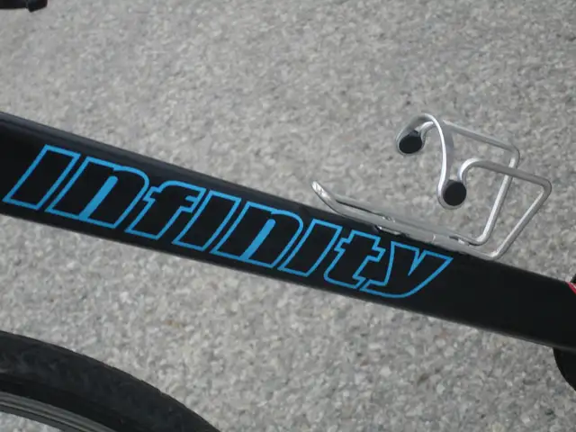 LIKE NEW HYBRID 700C INFINITY BOSS 7 SPD & ALL ALUMINUM LIGHT! - Photo 6