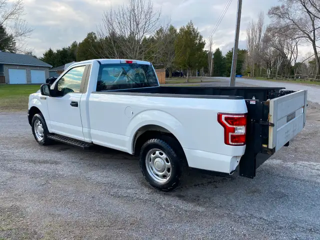 2018 FORD F150 - Regcab 8' box ,lift tailgate -163,000km $14,990 - Photo 2