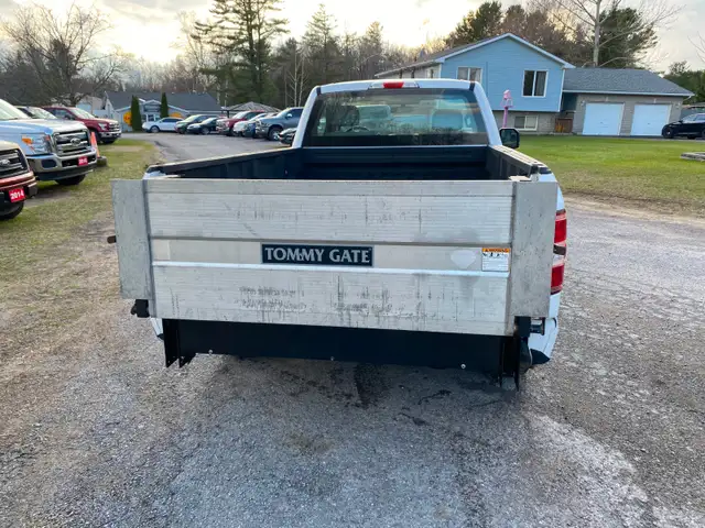 2018 FORD F150 - Regcab 8' box ,lift tailgate -163,000km $14,990 - Photo 5