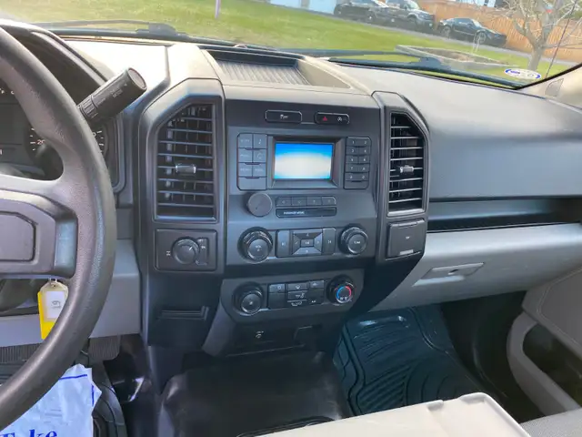 2018 FORD F150 - Regcab 8' box ,lift tailgate -163,000km $14,990 - Photo 8