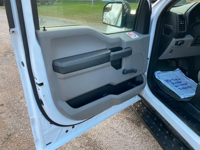 2018 FORD F150 - Regcab 8' box ,lift tailgate -163,000km $14,990 - Photo 11