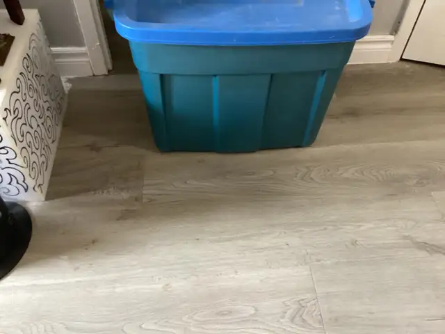 RUBBER MAID BINS FOR SALE 289-775-2457 - Photo 3