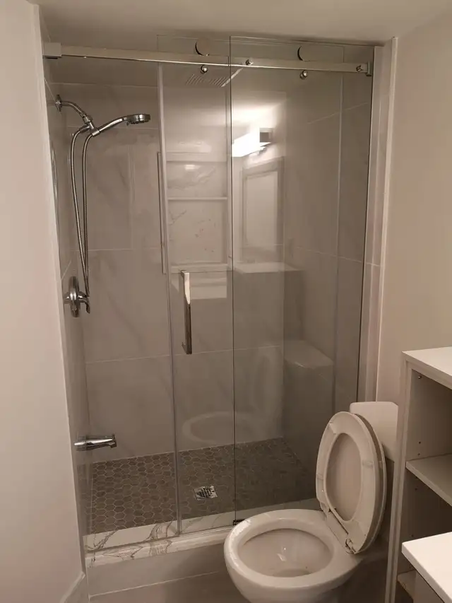 Room with Private Bathroom near Erindale GO Station - Photo 4