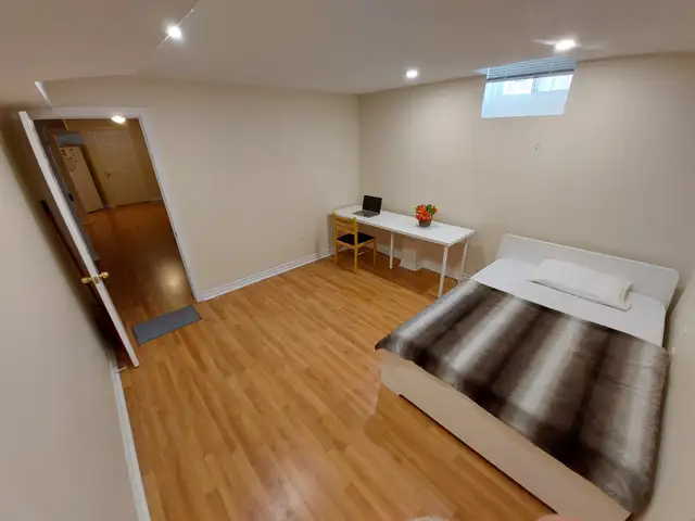 $975 - 1 room in bsmt apt, Richmond Hill, Bathurst / Elgin Mills - Photo 2