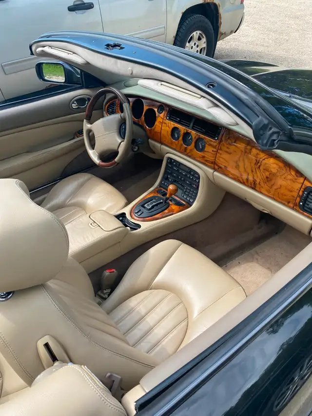 2002 Jaguar XK8 convertable - Photo 2
