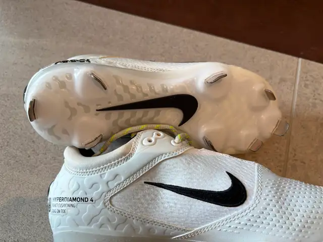 Size 6 Women's NIKE HYPERDIAMOND 4 Metal Cleats - Photo 5