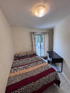 Furnished two bedroom apartment 15 minute walk from UofT and TMU - Photo 2