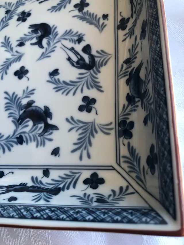 Beautiful matching Blue and White platter and  teapot - Photo 4