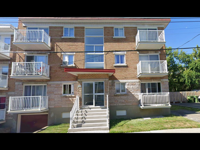 Montréal - BEAU GRAND 4 1/2 COIN HENRI BOURASSA ET PIE IX