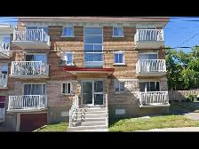 Montréal - BEAU GRAND 4 1/2 COIN HENRI BOURASSA ET PIE IX