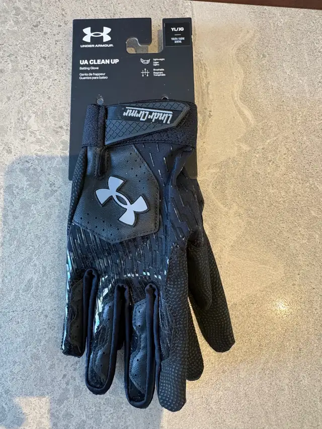 Under Armour Youth Batting Gloves (new)