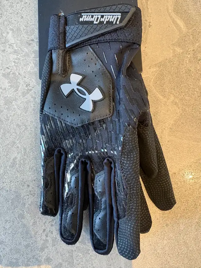 Under Armour Youth Batting Gloves (new) - Photo 3