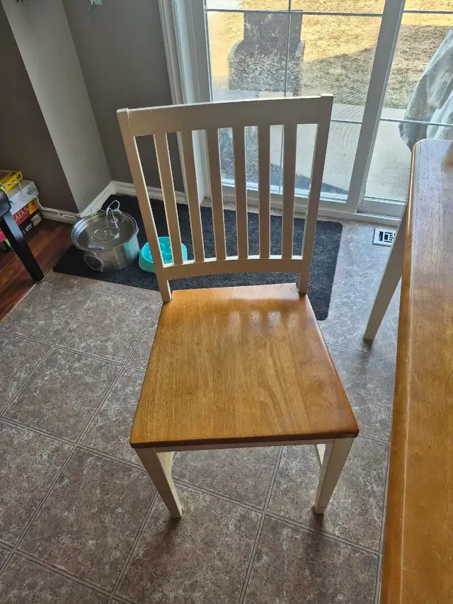 Table and 4 Chairs - Photo 3