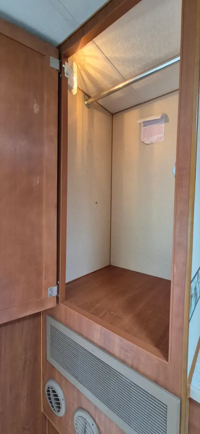 Lance Camper - Photo 7