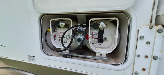 Lance Camper - Photo 9