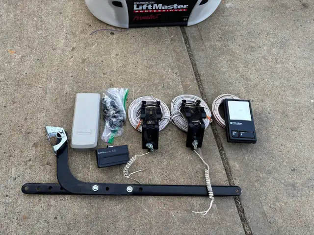 7’ Garage Door Opener - Photo 3