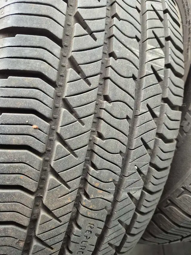 4 pneus d'été 225/70/R16 avec jantes