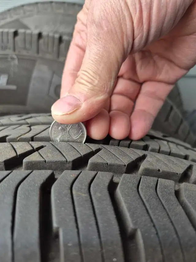 4 pneus d'été 225/70/R16 avec jantes - Photo 3