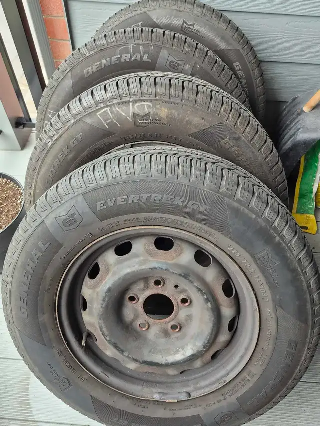 4 pneus d'été 225/70/R16 avec jantes - Photo 4