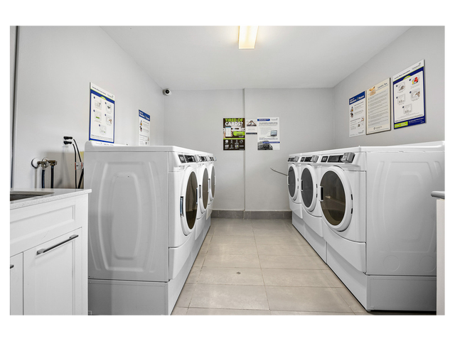 A large Private room for rent $850 (Weston Road) - Photo 4