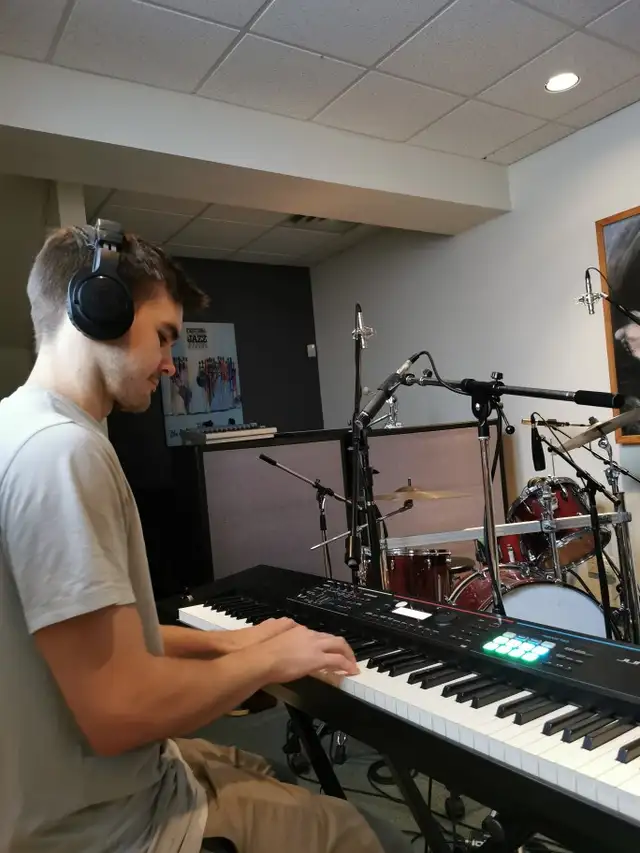 PIANO LESSONS (All ages and skill levels welcome)