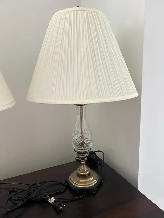 Free Table Lamps - Photo 2