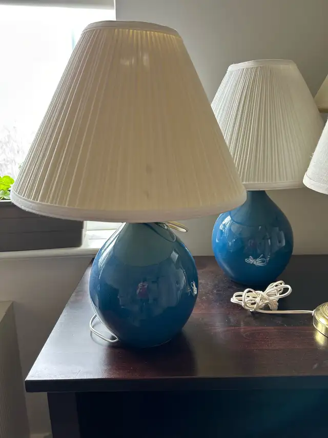 Free Table Lamps - Photo 3