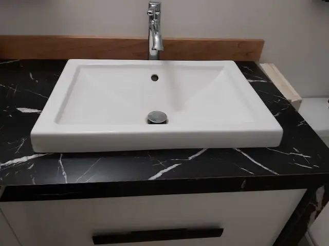 bathroom sink - Photo 5