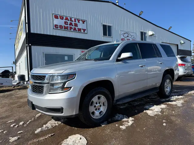 2016 Chevrolet Tahoe 5 passenger - 5.3 litre V8 - only 129775 km