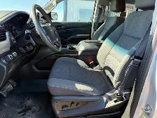 2016 Chevrolet Tahoe 5 passenger - 5.3 litre V8 - only 129775 km - Photo 8