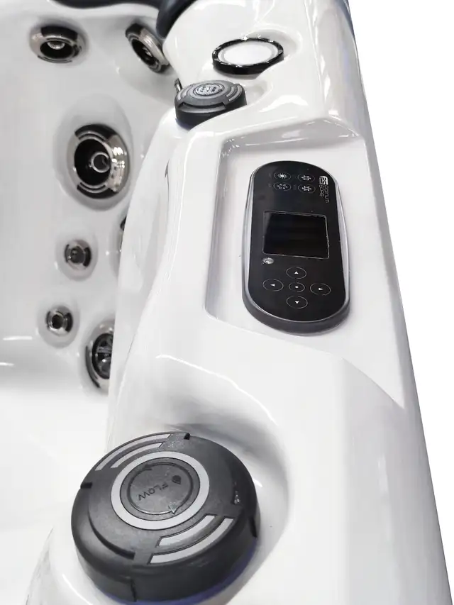 VEGA HOT TUB FOR SALE - Photo 8