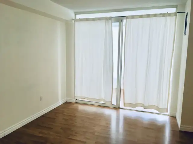 LARGE ALL-INCLUSIVE SUITE AVAILABLE NOW, MISSISSAUGA CITY CENTRE - Photo 20