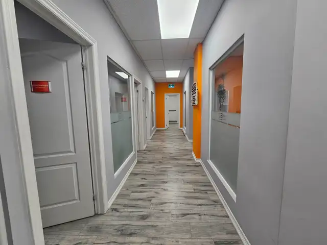 Ground Floor Office Space– 7 Private Rooms – Free Parking - Photo 6