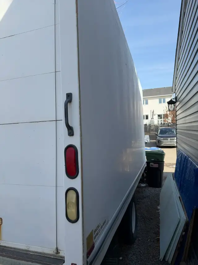 2008 Chevrolet Express 3500 Cargo Van – Duramax, 218,000km - Photo 2