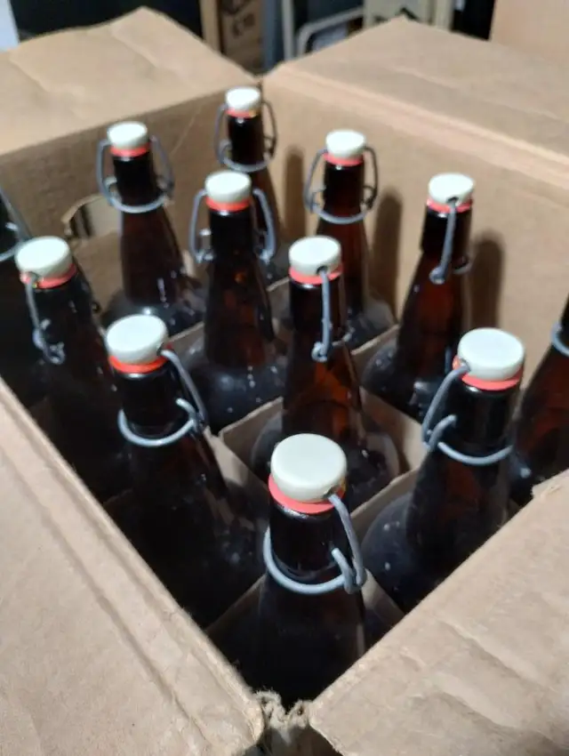 EZ Cap 32 oz. Amber Swing Top Bottles - Photo 3