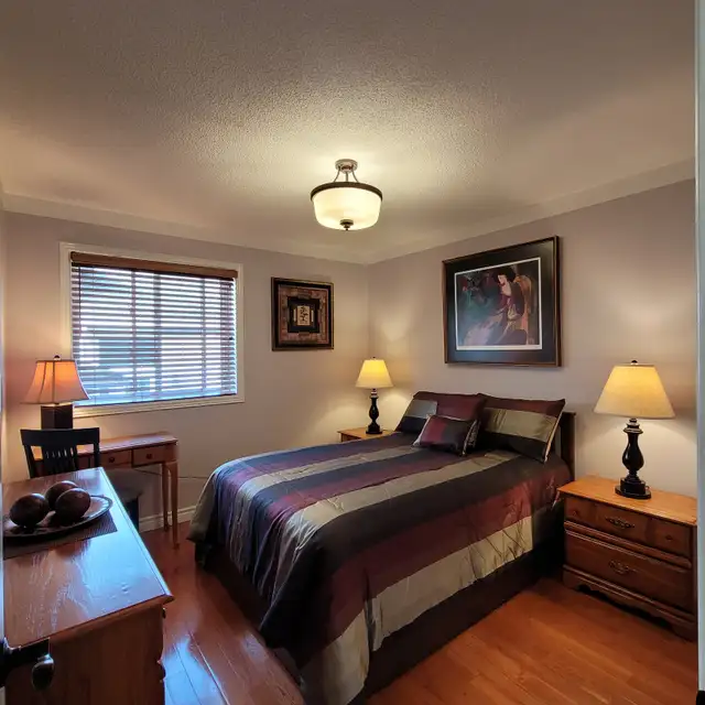 Room in Quiet, Neat South End Home