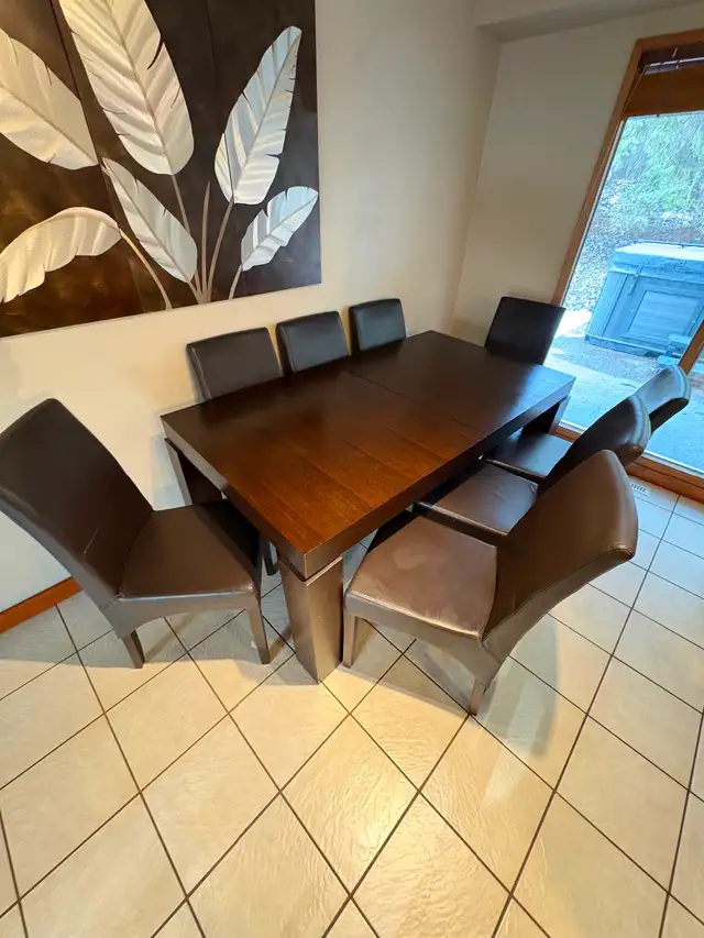 Kitchen table and 8 Chairs - Photo 3