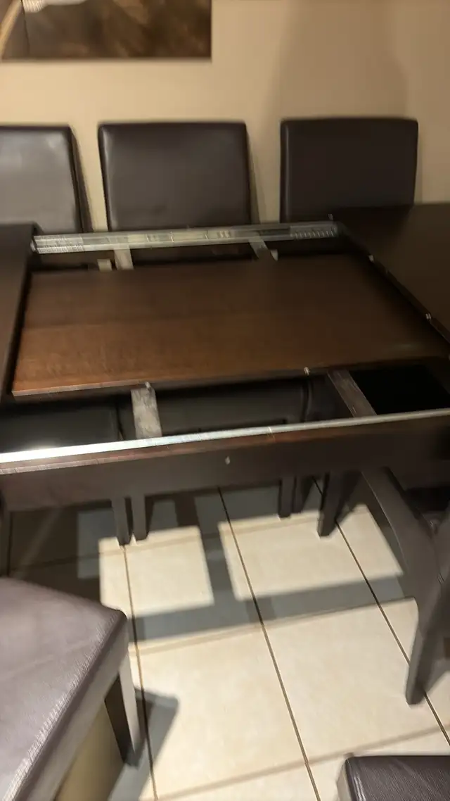 Kitchen table and 8 Chairs - Photo 5