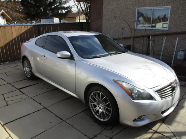 2011 Infiniti G37x coupe - Photo 3
