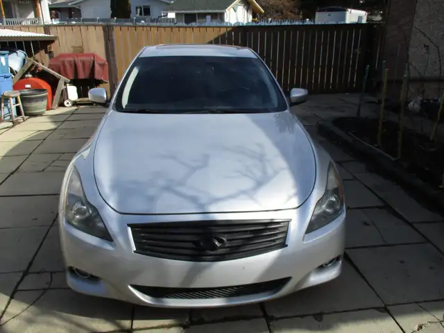 2011 Infiniti G37x coupe - Photo 4