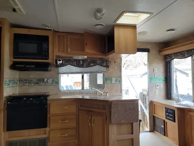 2003 keystone hornet fifth wheel - Photo 5