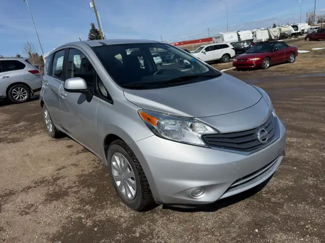 2014 Nissan Versa Note Auto - back up camera - low km's only 103 - Photo 6
