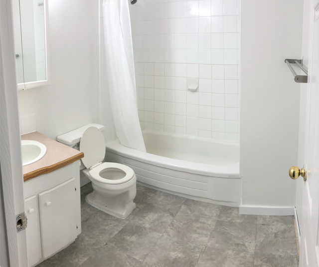 2 Bedroom Townhouse available in Marlborough - Close to LRT - Photo 8