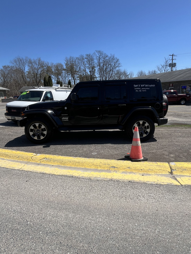 2018 Jeep Wrangler Unlimited Sahara  4WD 3.6LTR V6 -CERTIFIED - Photo 5