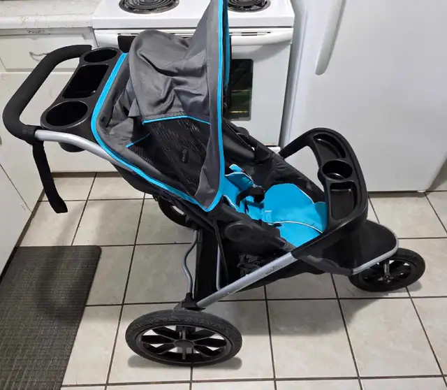 Evenflo Carseat/Jogging Stroller Combo - Photo 2