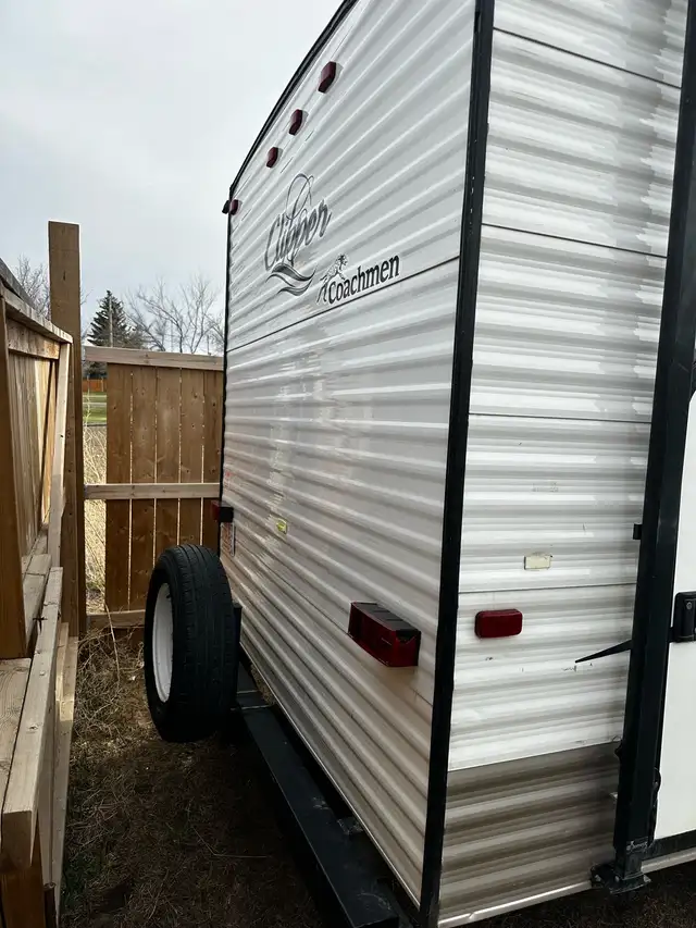 2013 14’ camper - Photo 5