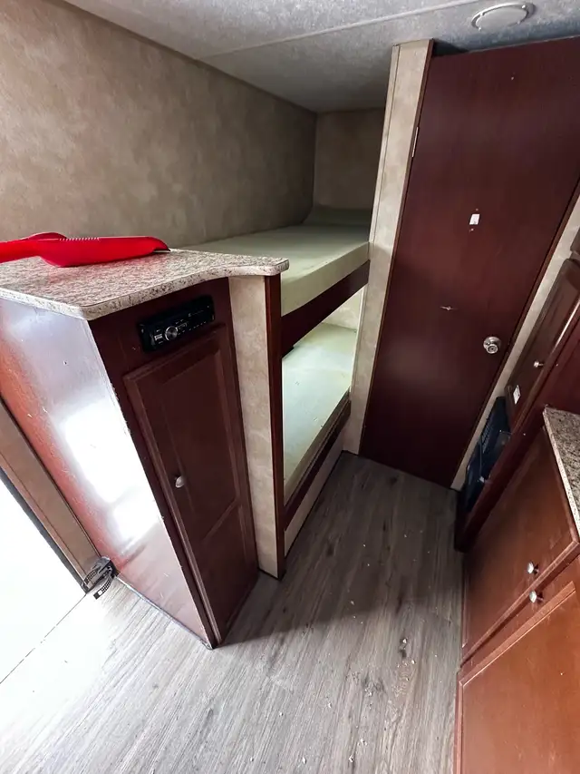 2013 14’ camper - Photo 9